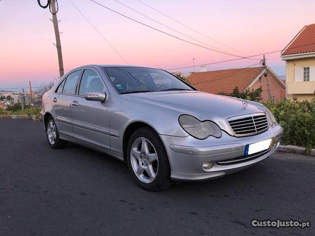 Mercedes-Benz C 220 CDI Avantgard CxAuto Julho/01 - à venda