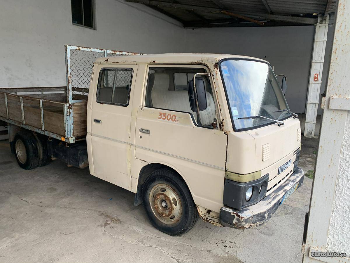 Nissan Cabstar  Janeiro/92 - à venda - Comerciais /