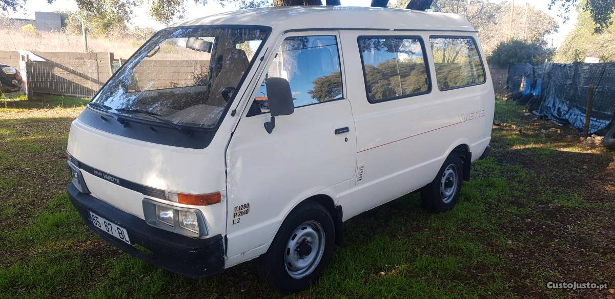 Nissan Vanette 2.0D 8lugares Dezembro/93 - à venda -