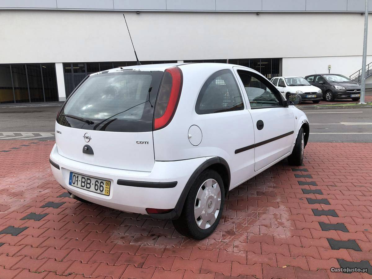 Opel Corsa 1.3 Dezembro/05 - à venda - Comerciais / Van,