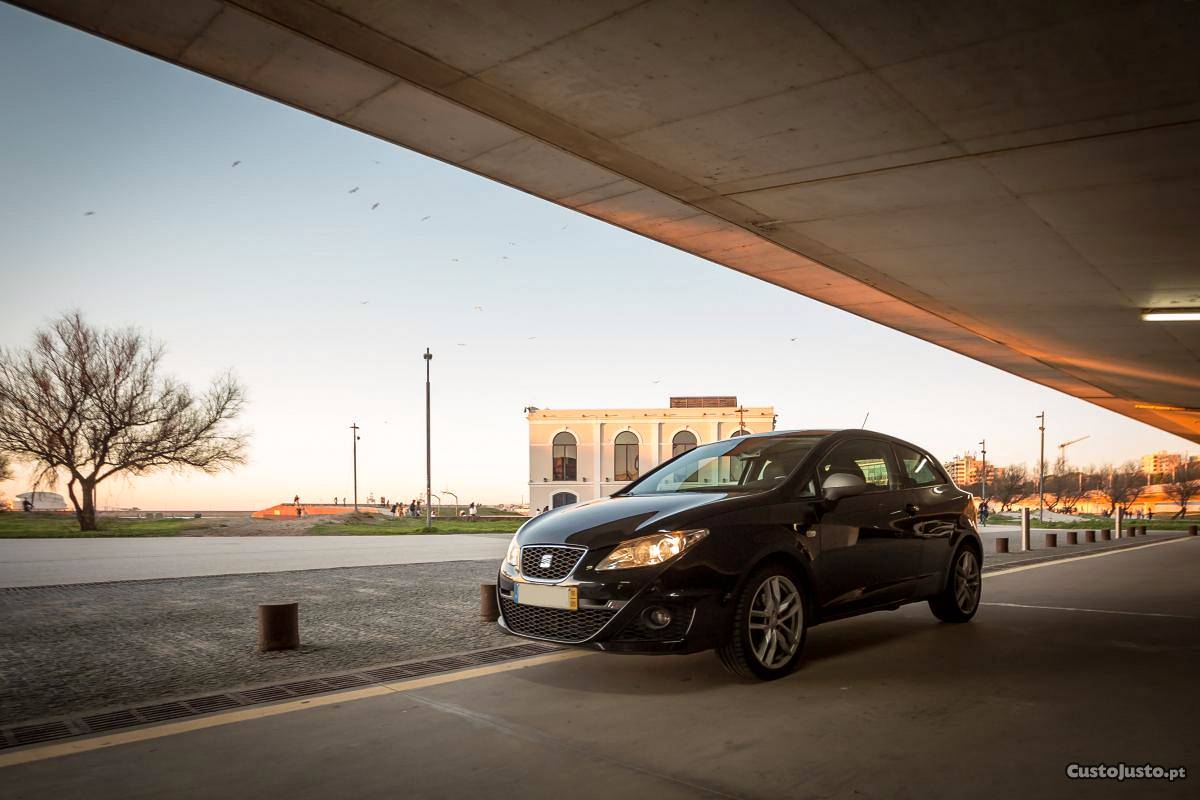 Seat Ibiza FR 2.0 TDI 143cv Maio/10 - à venda - Ligeiros