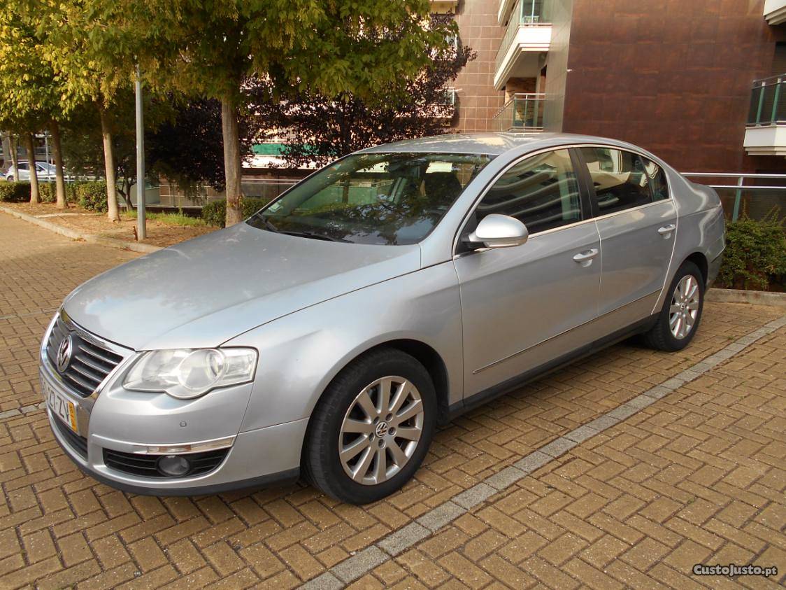 VW Passat 1.6 FSI Nacional Abril/05 - à venda - Ligeiros