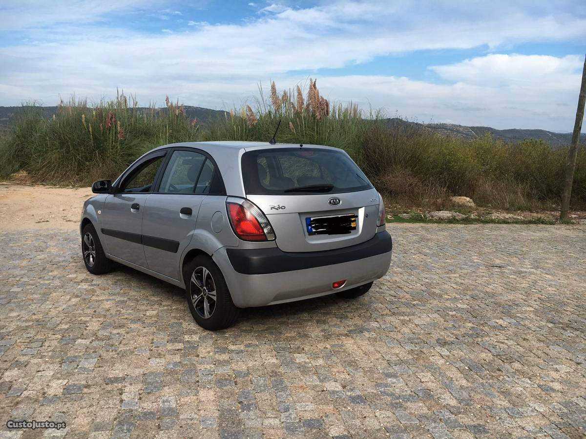 Kia Rio 1.5 crdi como novo Maio/06 - à venda - Ligeiros