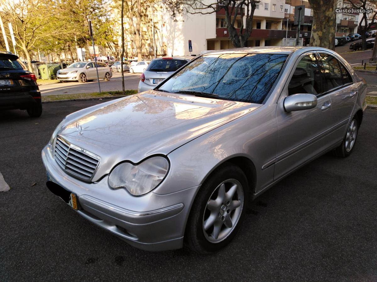 Mercedes-Benz C  Dezembro/01 - à venda - Ligeiros