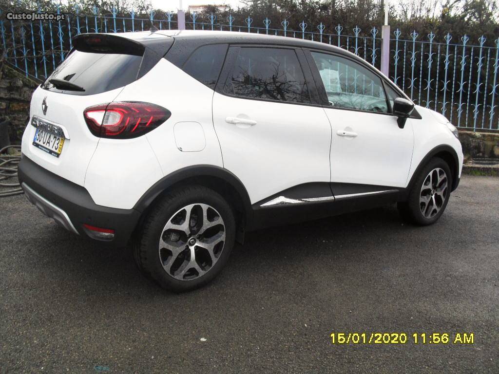 Renault Captur 1.2 TCe Dezembro/17 - à venda - Ligeiros