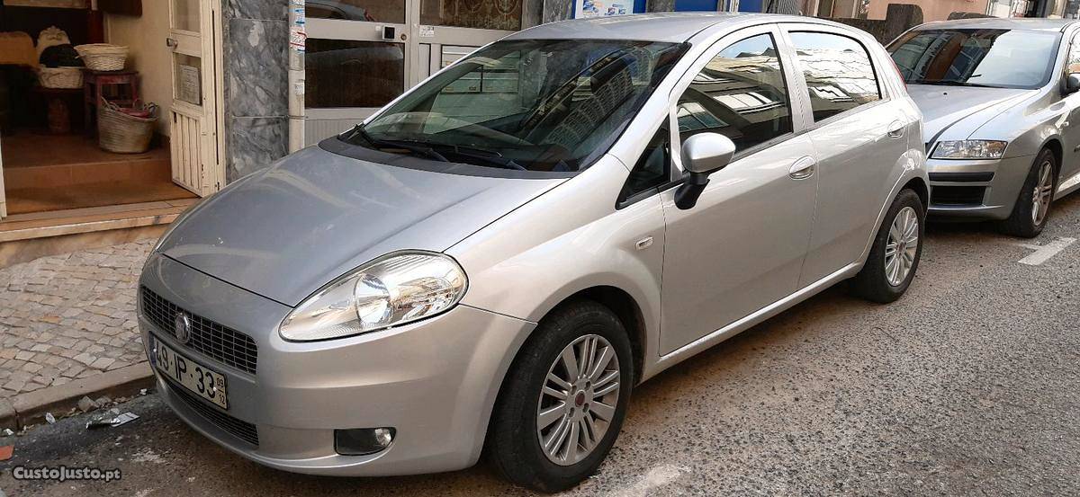 Fiat Grande Punto gasolina E GPL Dezembro/09 - à venda -