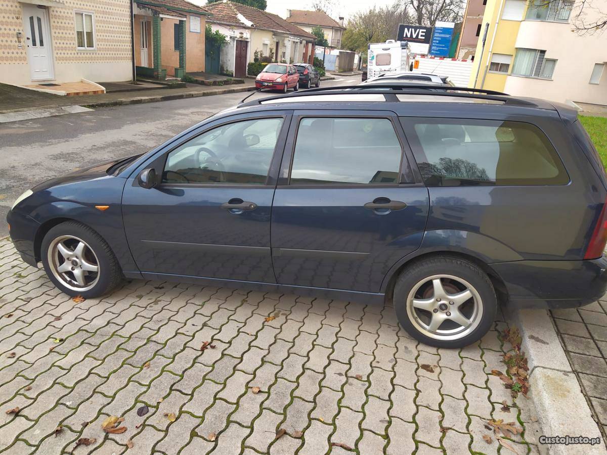 Ford Focus 1.8 tddi caravan Setembro/00 - à venda -