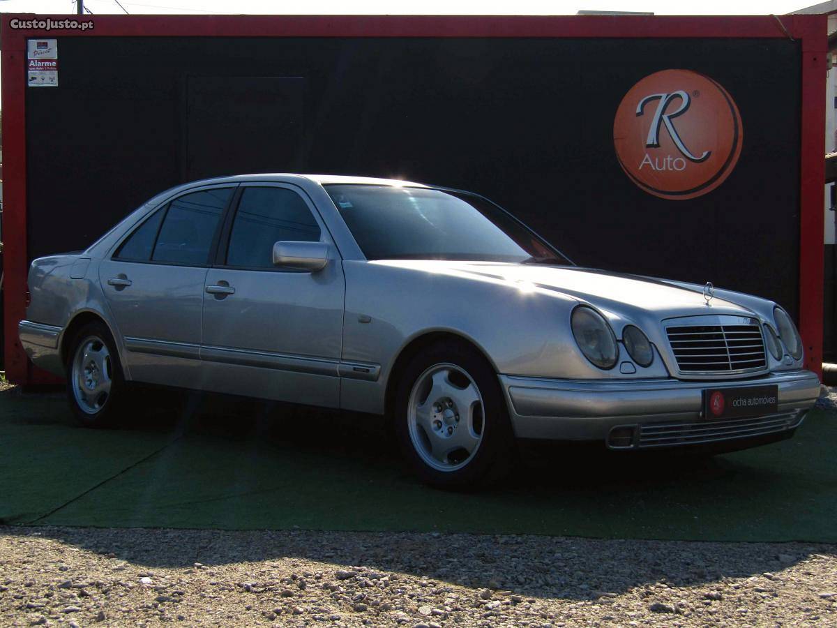 Mercedes-Benz E 200 Avantgarde Setembro/96 - à venda -