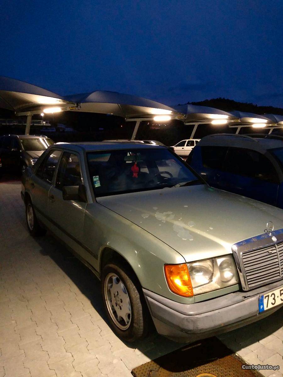 Mercedes-Benz E d Março/95 - à venda - Ligeiros