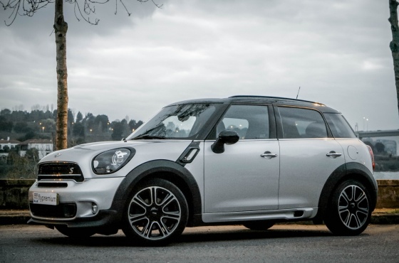 Mini Countryman COOPER SD DIESEL - Flypremium Automoveis Lda