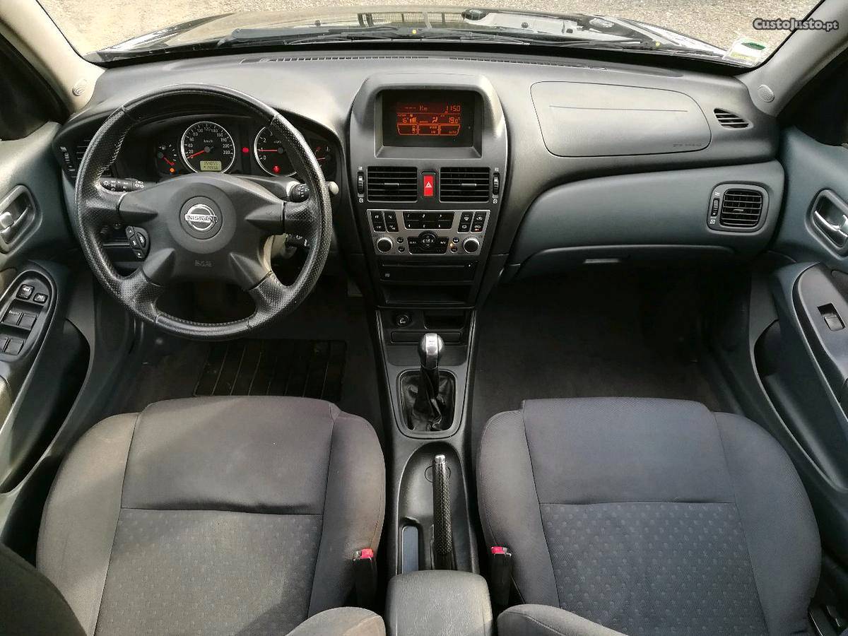 Nissan Almera 1.5 gasolina Janeiro/05 - à venda - Ligeiros