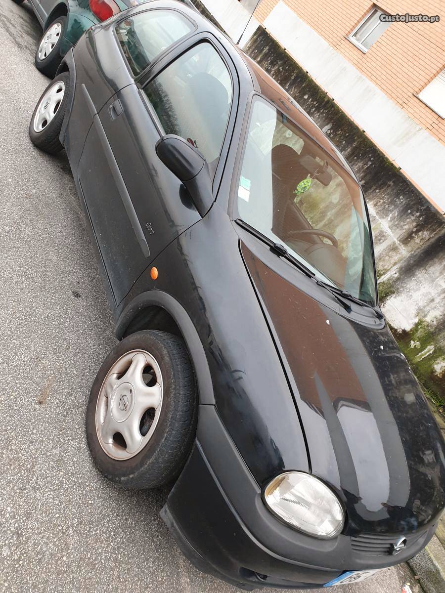 Opel Corsa Sport Agosto/97 - à venda - Ligeiros