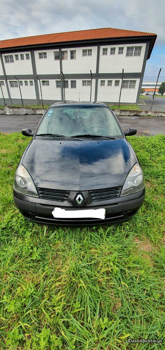 Renault Clio 2 anos de inspecção Janeiro/01 - à venda -