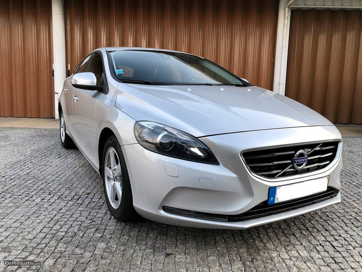 Volvo V40 D2 NACIONAL Janeiro/13 - à venda - Ligeiros