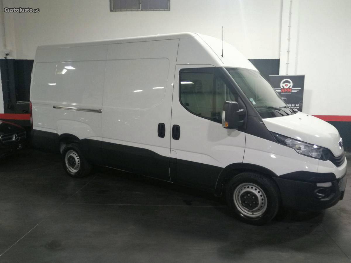 Iveco Daily 35S14 Julho/17 - à venda - Comerciais / Van,