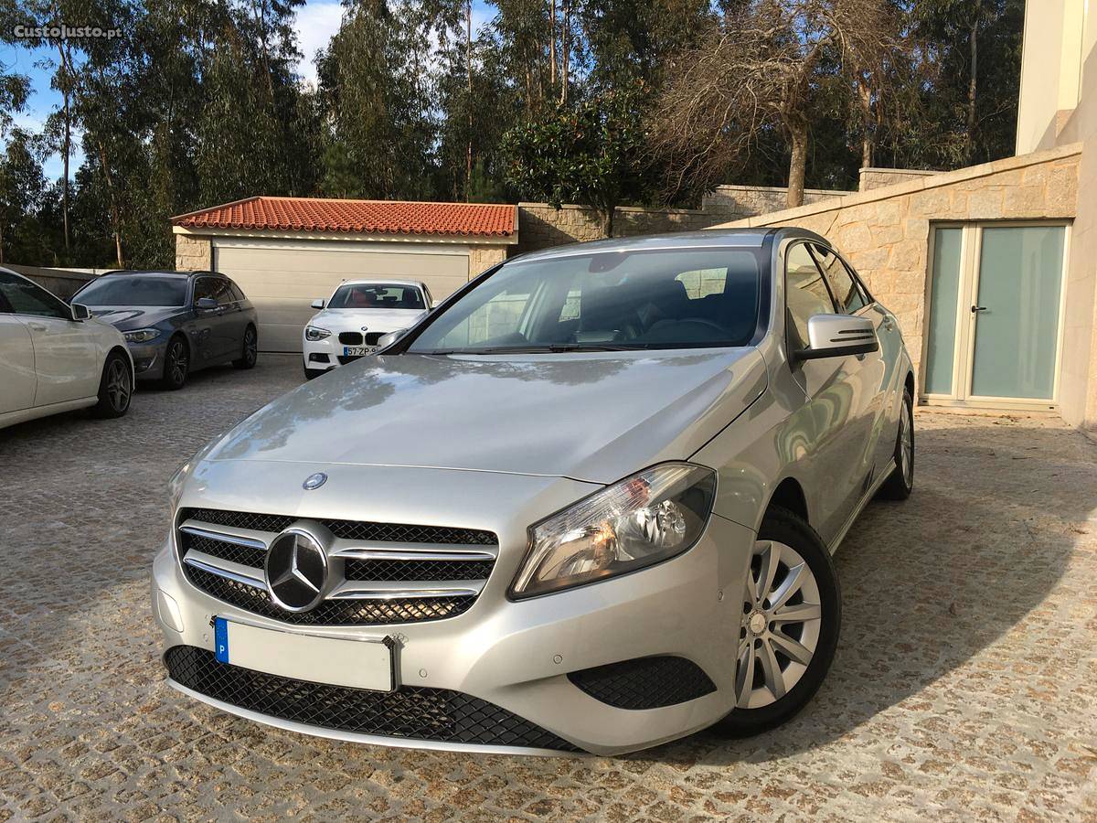 Mercedes-Benz A 180 CDI Style Abril/13 - à venda - Ligeiros