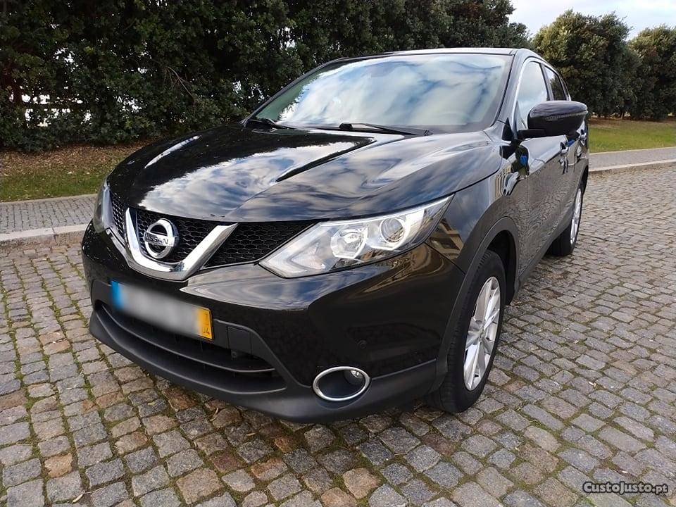 Nissan Qashqai 1.5dci Connecta 360 Abril/17 - à venda -