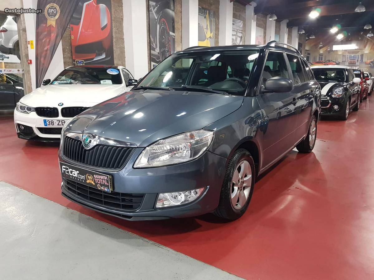 Skoda Fabia 1.2 TDi Active 75cv Julho/12 - à venda -