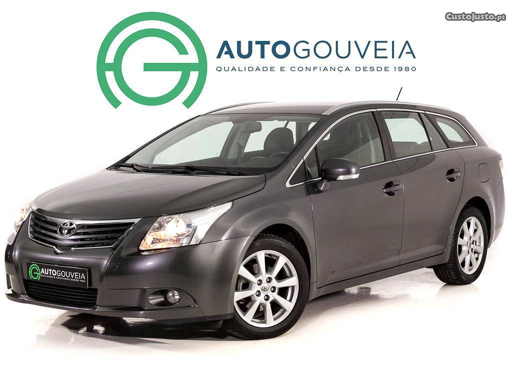 Toyota Avensis 2.0 D4D Luxury Agosto/10 - à venda -