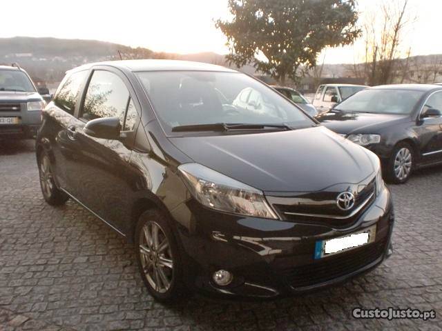 Toyota Yaris 1.2 c/garantia Março/13 - à venda - Ligeiros