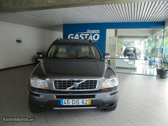 Volvo XC 90 D5 Junho/07 - à venda - Monovolume / SUV, Braga
