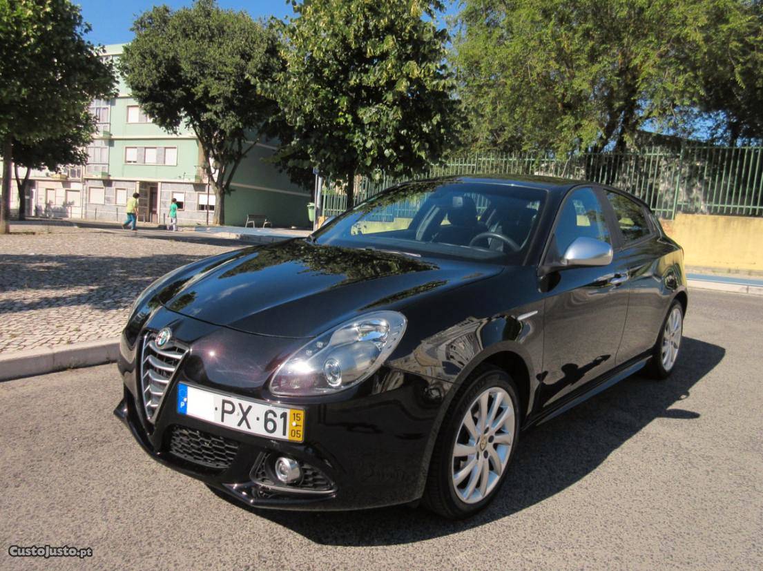 Alfa Romeo Giulietta 2.0 JTDm 150cv GPS Maio/15 - à venda -