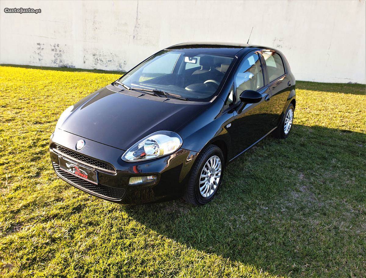 Fiat Grande Punto 1.3 M-Jet Lounge Março/17 - à venda -