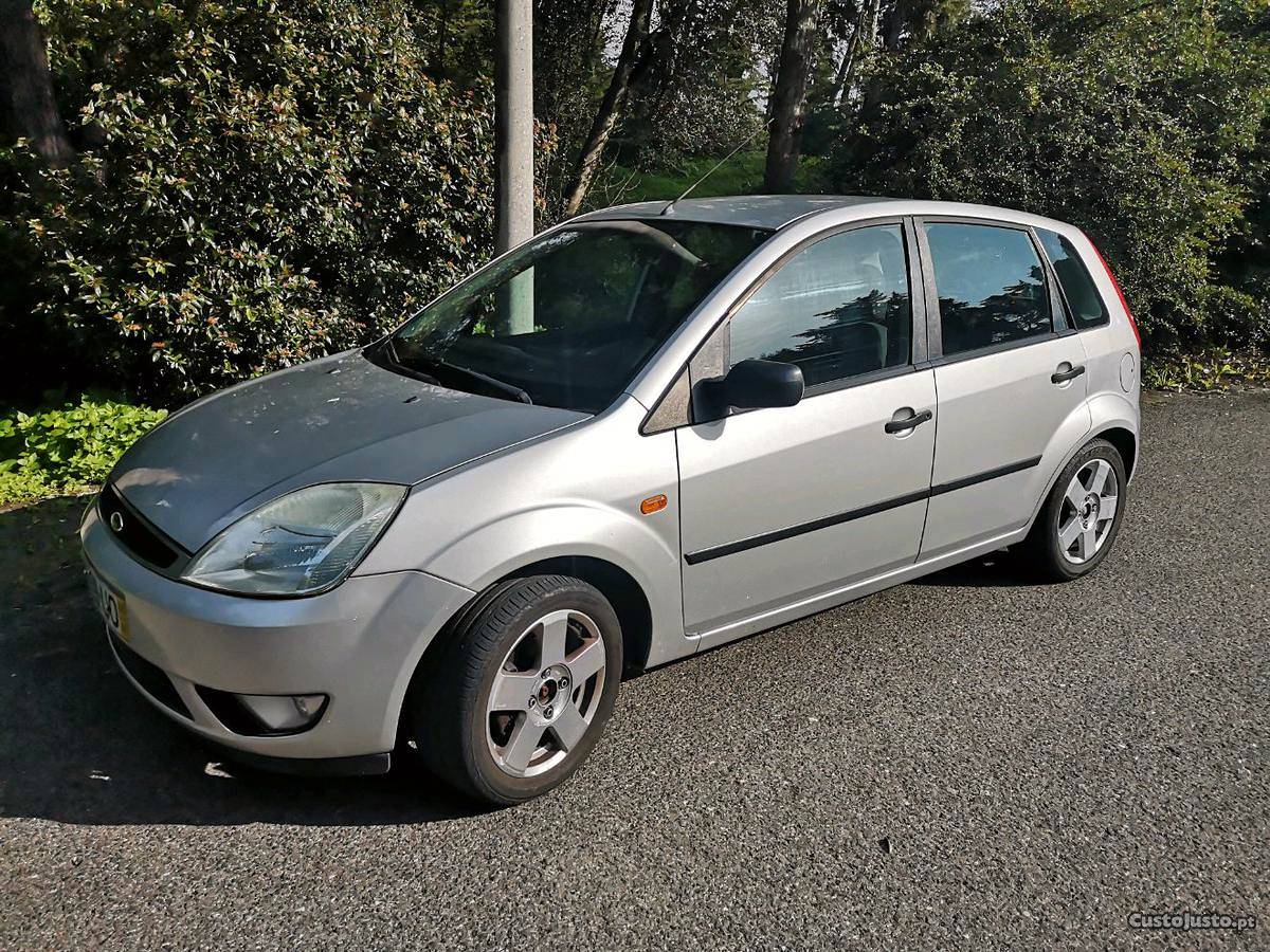 Ford Fiesta V C/AC km Janeiro/03 - à venda -