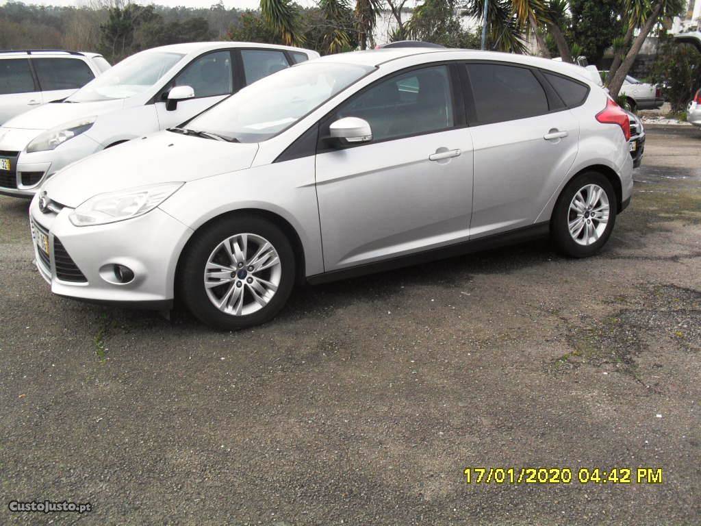 Ford Focus 1.6 TDCI Econetic Abril/11 - à venda - Ligeiros