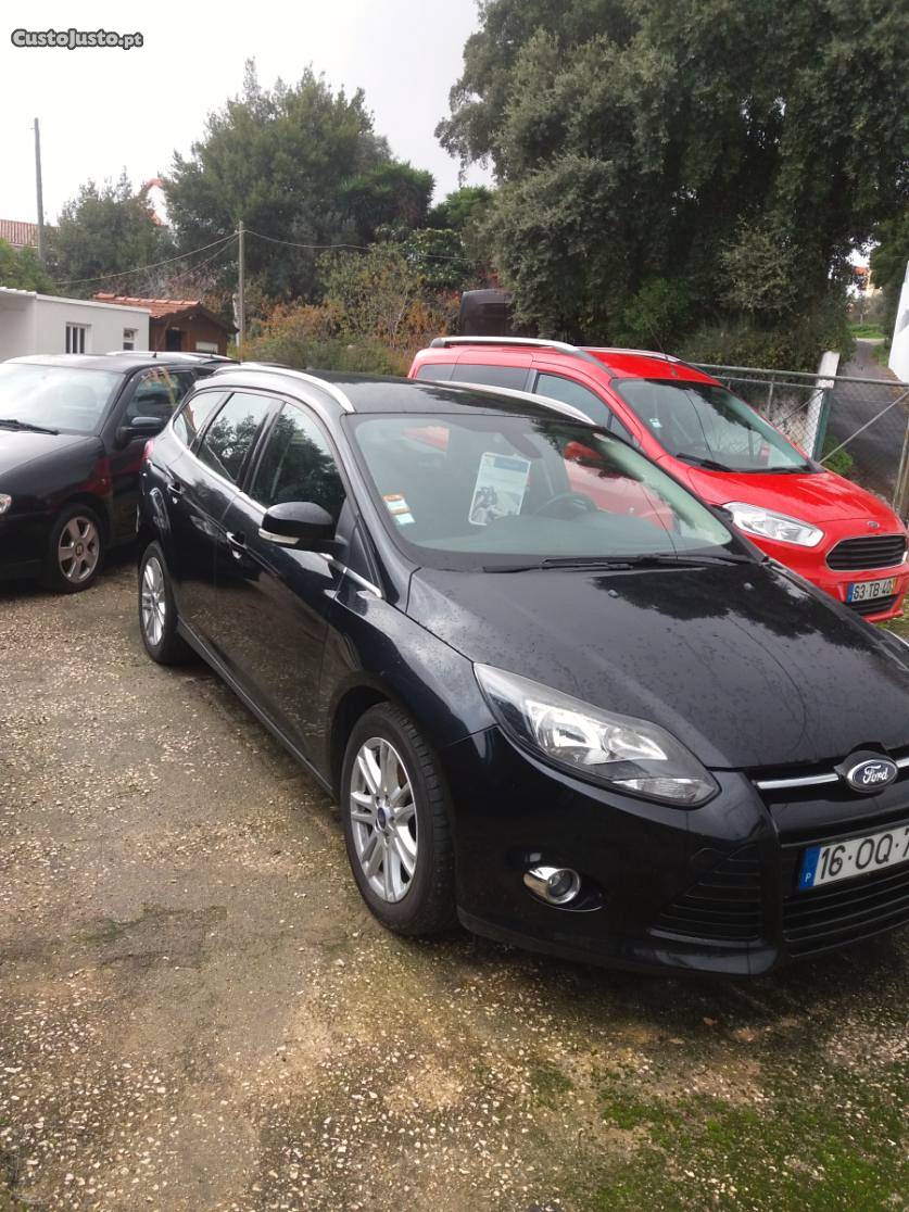 Ford Focus 1.6 tdci titanium Abril/14 - à venda - Ligeiros