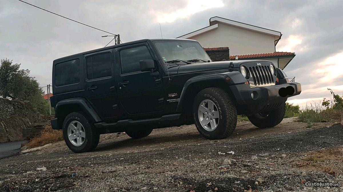 Jeep Wrangler Sahara Dezembro/13 - à venda - Pick-up/