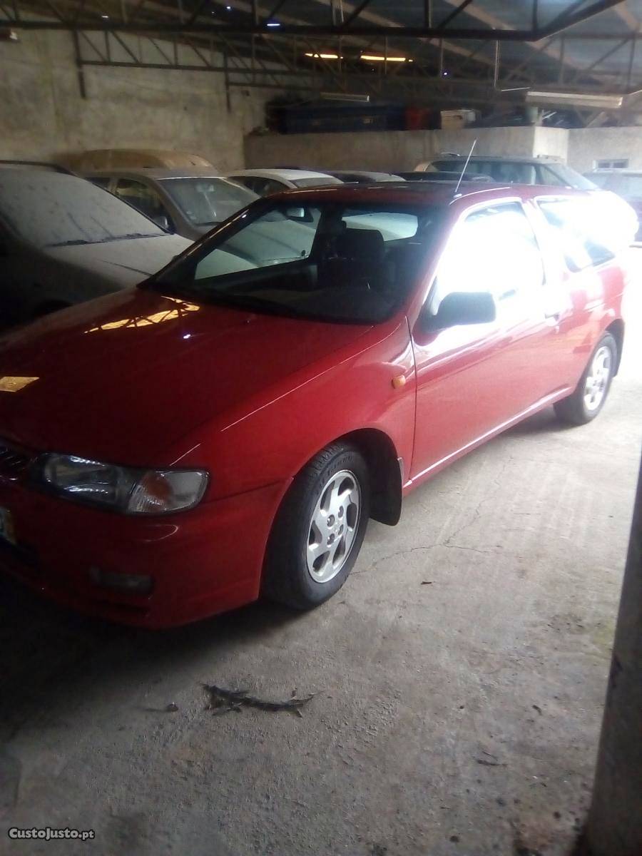 Nissan Almera 1.6 twin cam 16V Junho/98 - à venda -