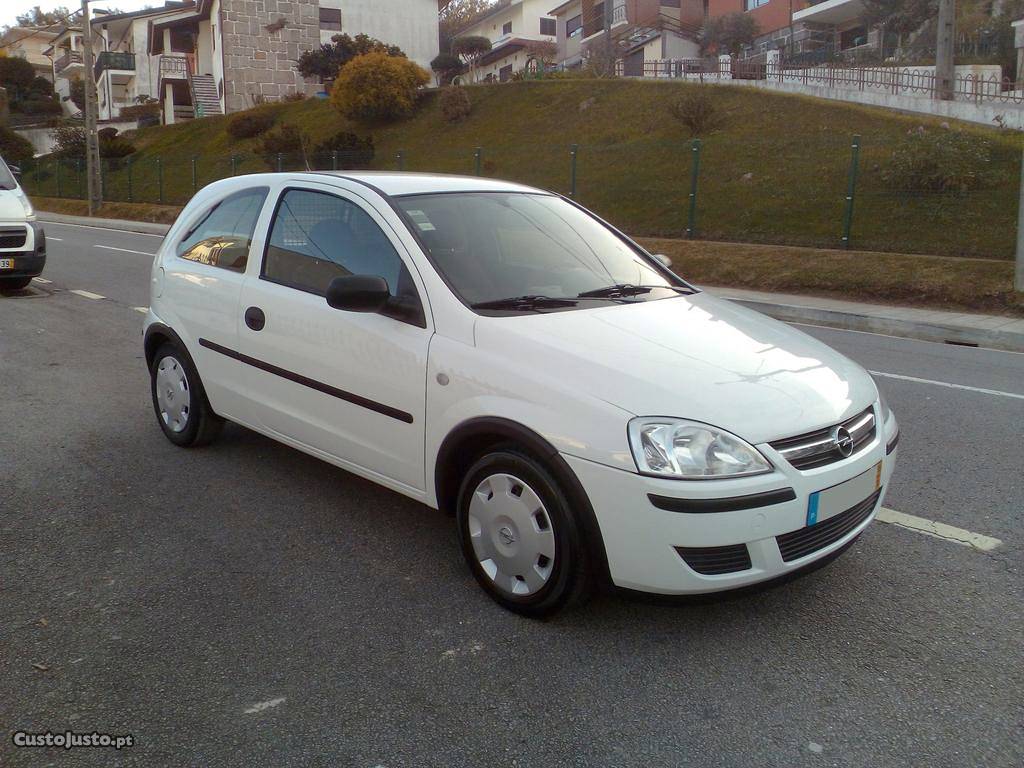 Opel Corsa 1.3 CDTI Outubro/06 - à venda - Comerciais /