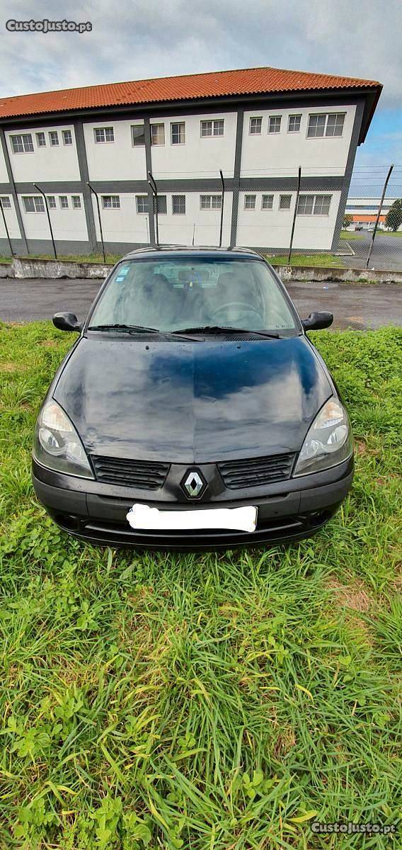 Renault Clio 2 anos de inspecção Novembro/00 - à venda -