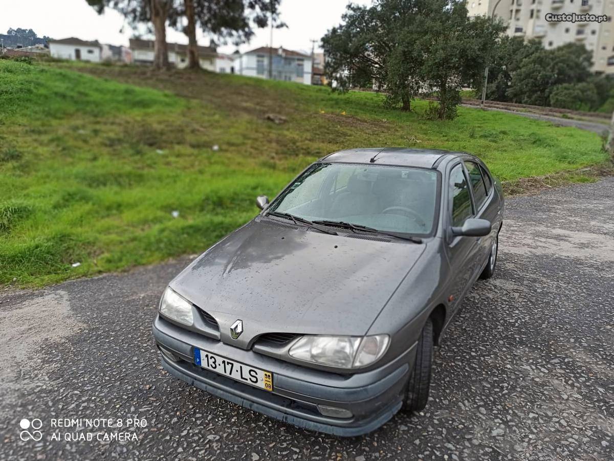 Renault Mégane 1.4Clas c/kms Agosto/98 - à venda -