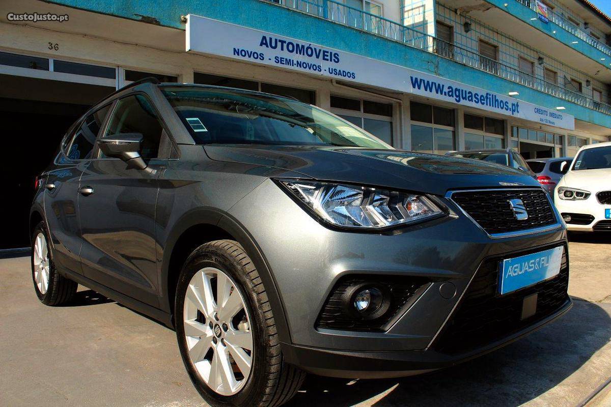 Seat Arona 1.0 TSI Style Plus Abril/19 - à venda -