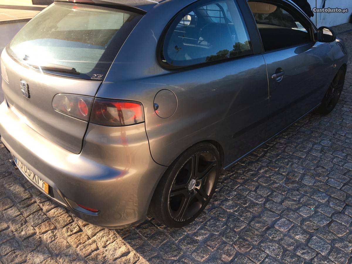 Seat Ibiza 6l Maio/04 - à venda - Comerciais / Van, Porto -