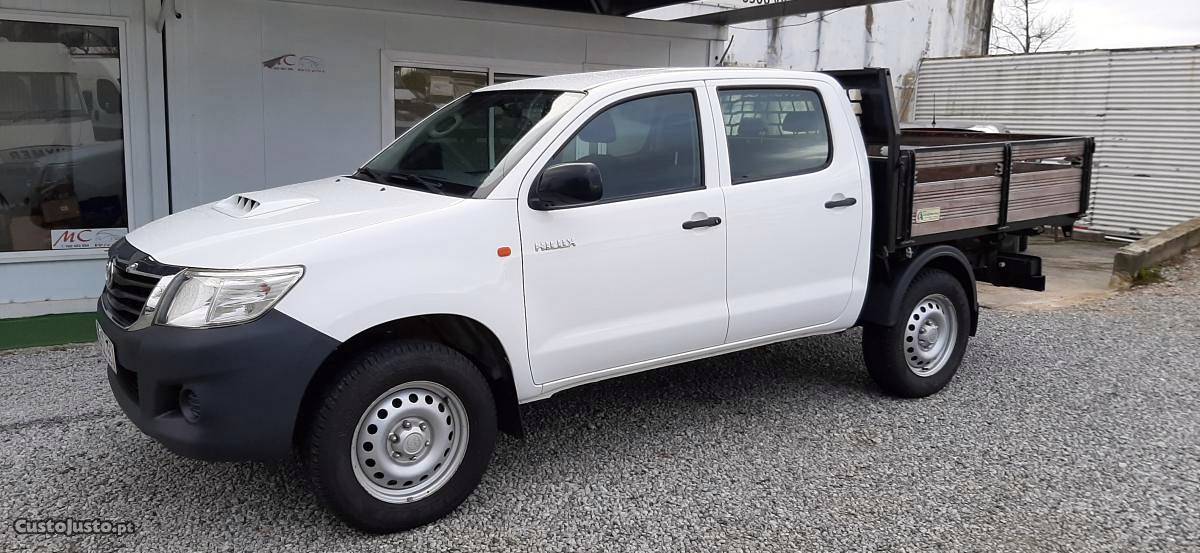 Toyota Hilux 2.5 D4D 4x4 Outubro/15 - à venda - Pick-up/