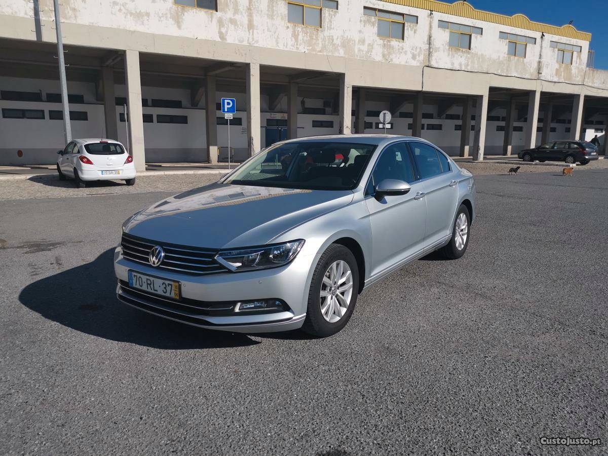 VW Passat 2.0TDI Bluemotion Junho/16 - à venda - Ligeiros