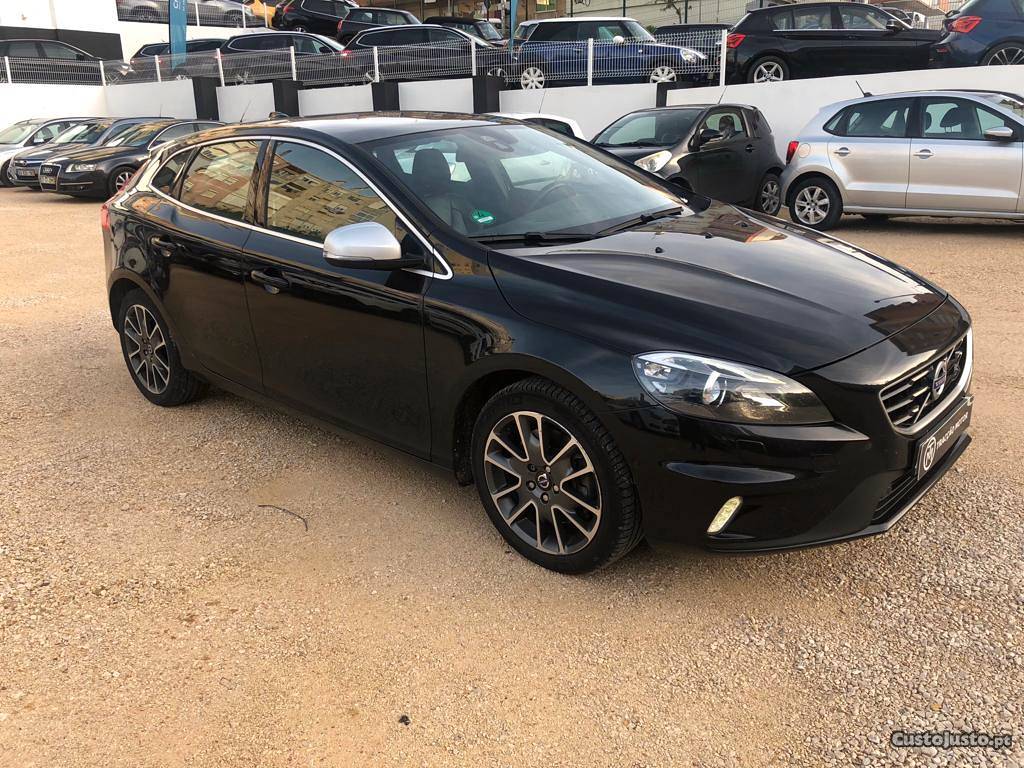 Volvo V40 D4 R-Design Outubro/14 - à venda - Ligeiros