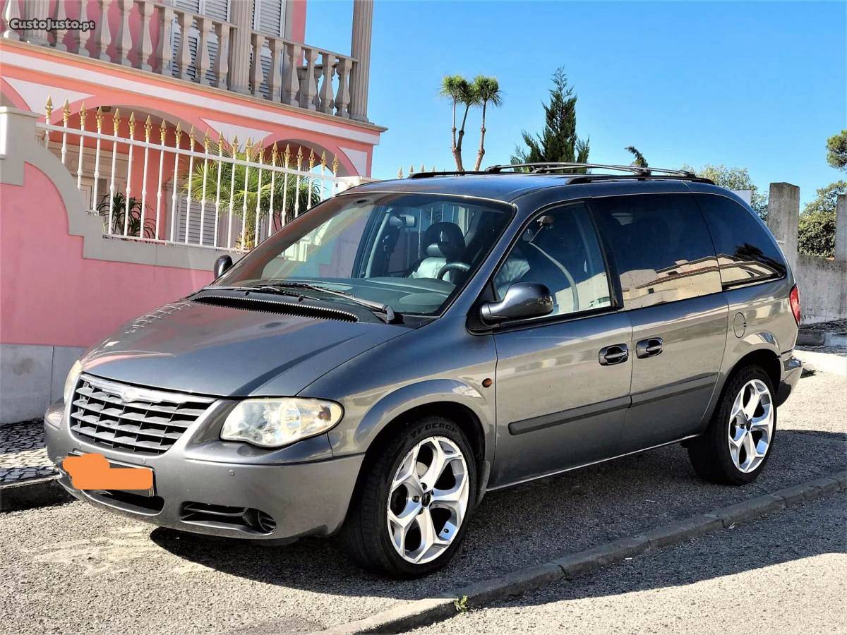 Chrysler Voyager 2.5CRDi full extras Março/07 - à venda -