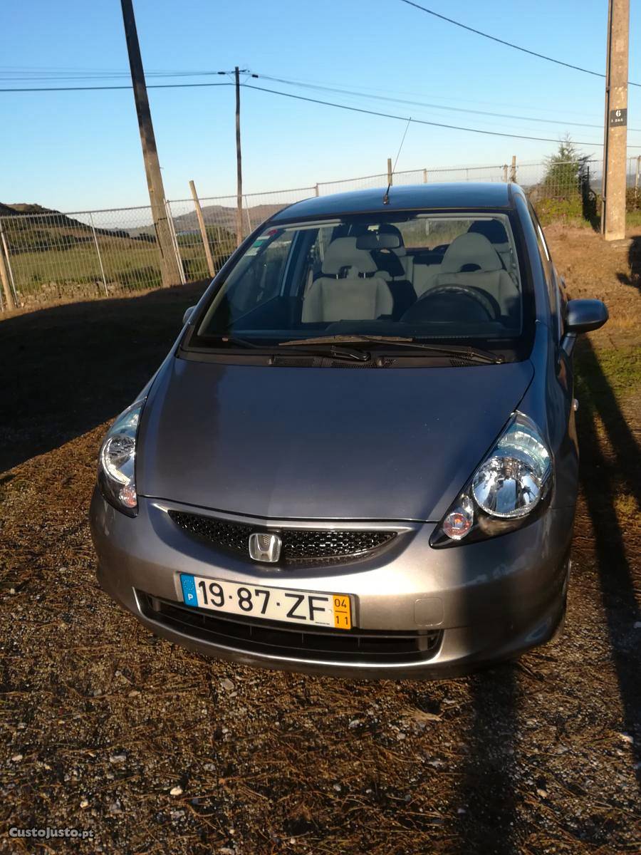 Honda Jazz v Novembro/04 - à venda - Ligeiros