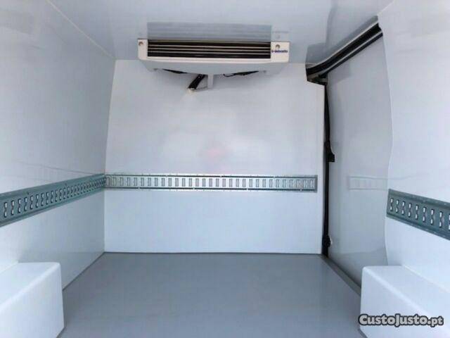 Iveco Daily 35S13V Refrigeração Março/16 - à venda -