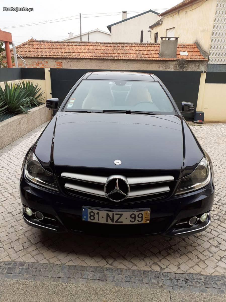 Mercedes-Benz C 250 C250 Coupe Agosto/13 - à venda -