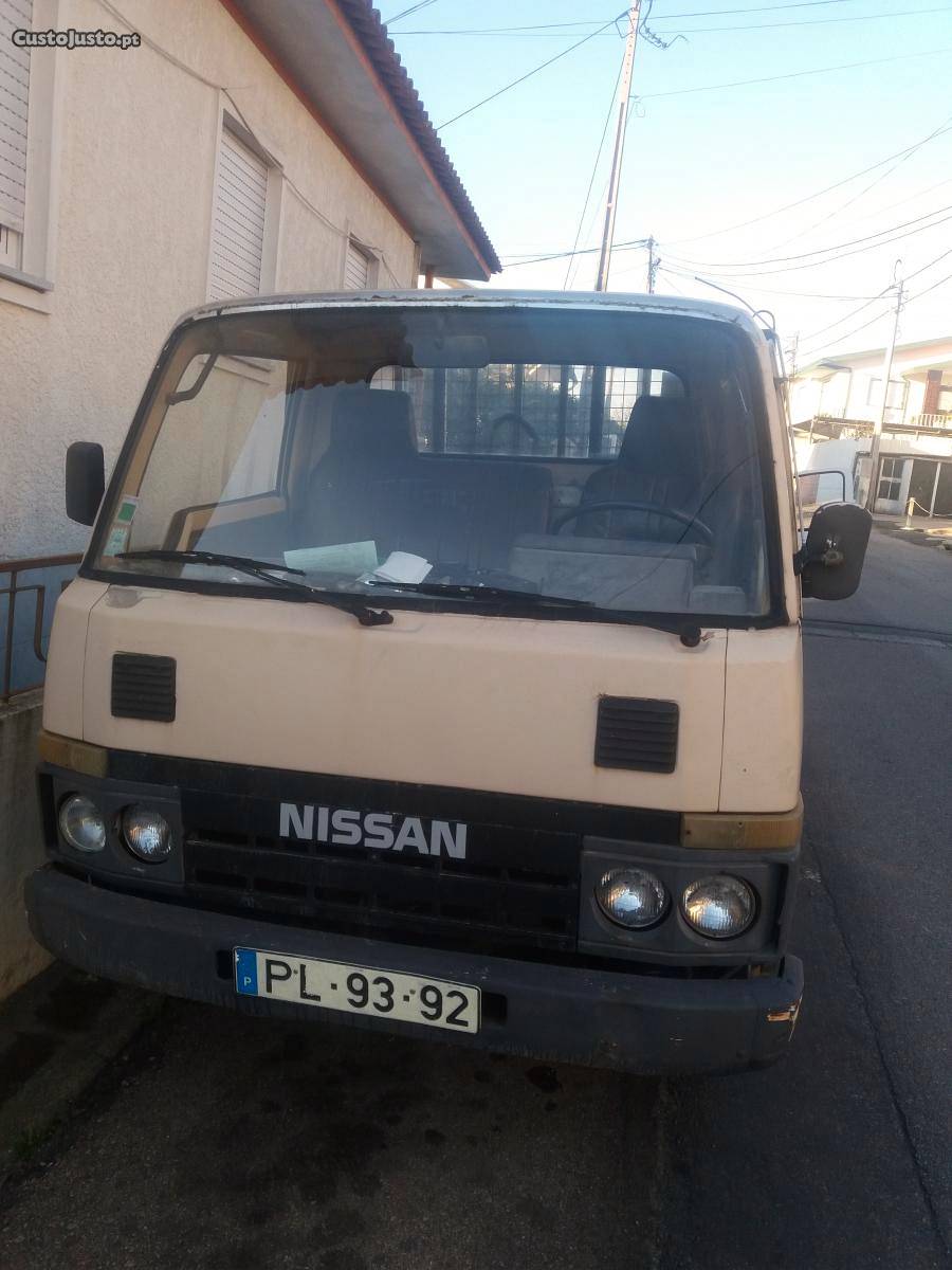 Nissan Cabstar Caixa aberta ver88 Julho/88 - à venda -