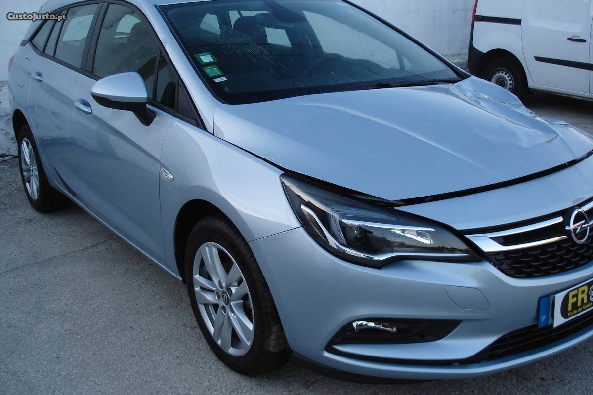 Opel Astra Sport Tourer Julho/18 - à venda - Ligeiros