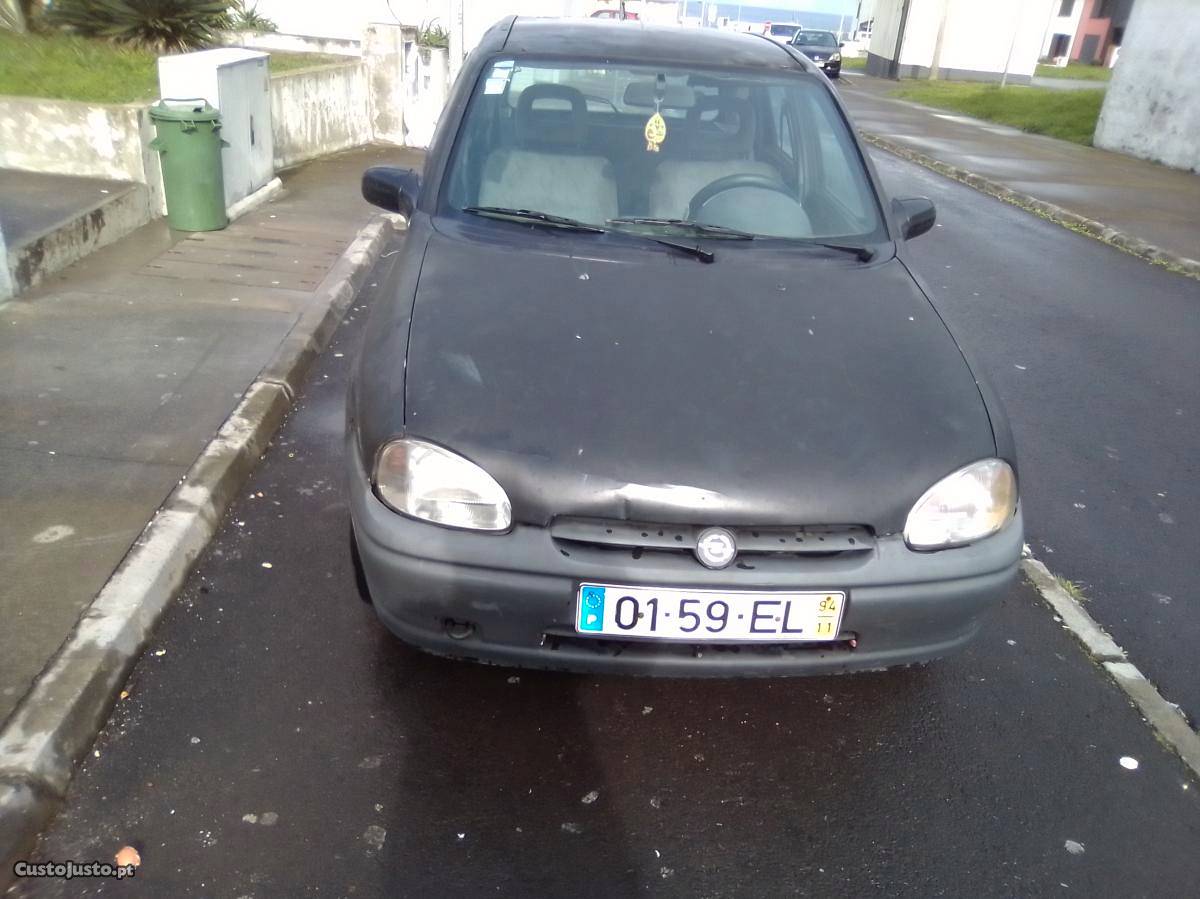 Opel Corsa 5 portas Novembro/94 - à venda - Ligeiros