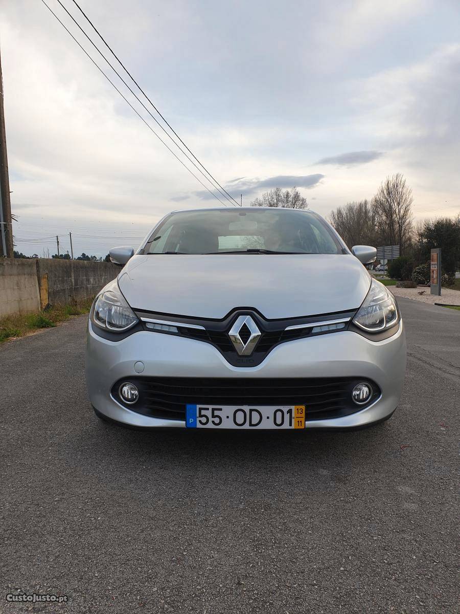 Renault Clio IV 1.5 DCI km Novembro/13 - à venda -