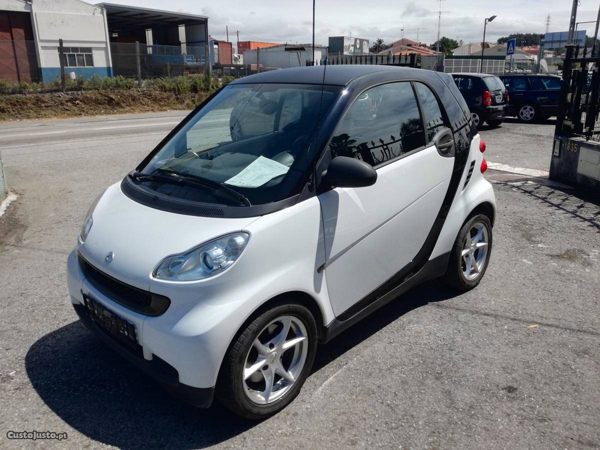 Smart ForTwo 1.0 MHD só e Julho/11 - à venda -