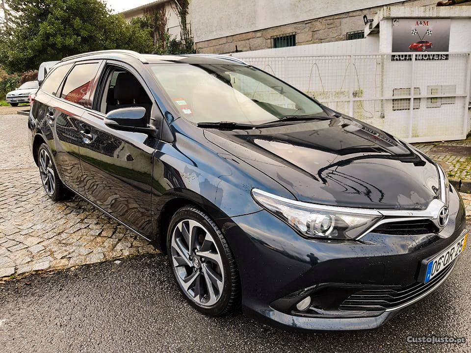 Toyota Auris D-4D SW sport c/nova Outubro/15 - à venda -